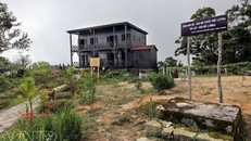 Đỉnh Hòn Bà có độ cao 1500m so với mực nước biển, cũng là nơi dừng chân nghiên cứu y học của bác sỹ Alexandre Yersin. Ảnh: TTXVN.