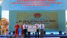 Lễ công bố và đón nhận Bằng xếp hạng Di tích Quốc gia đặc biệt Văn hóa Sa Huỳnh. Ảnh: TTXVN.