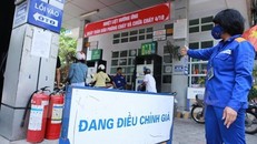 Giảm hơn 1.300 đồng, xăng RON95-III còn 22.320 đồng mỗi lít