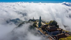 Đỉnh thiêng Fansipan được chương trình ví như vùng đất thần tiên.