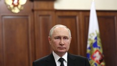 Tổng thống Nga Vladimir Putin phát biểu trên truyền hình ở Moskva ngày 24/6. Ảnh: Reuters.