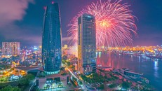 Khách sạn Novotel là một trong những điểm xem pháo hoa đẹp nhất tại Đà Nẵng.
