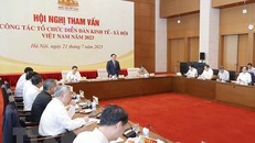 Chủ tịch Quốc hội Vương Đình Huệ chủ trì Hội nghị tham vấn về công tác tổ chức Diễn đàn Kinh tế-Xã hội Việt Nam năm 2023. Ảnh: Doãn Tấn/TTXVN.