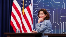 Bộ trưởng Thương mại Mỹ Gina Raimondo. Ảnh: Business Insider.
