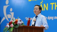 Phó Thủ tướng Trần Hồng Hà: Việc xây dựng một môi trường sống an toàn, thân thiện, lành mạnh không chỉ có ý nghĩa với trẻ em mà cả đối với sự phát triển bền vững của đất nước - Ảnh: VGP/Minh Khôi.