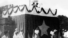 Ngày 2/9/1945, tại Quảng trường Ba Đình, Chủ tịch Hồ Chí Minh đọc Tuyên ngôn Độc lập, khai sinh nước Việt Nam Dân chủ Cộng hòa. Ảnh: Tư liệu TTXVN.