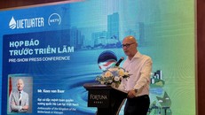 Đại sứ Vương quốc Hà Lan tại Việt Nam Kees van Baar phát biểu tại buổi họp báo.