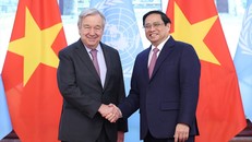 Thủ tướng Phạm Minh Chính và Tổng Thư ký Liên hợp quốc António Guterres. Ảnh: Dương Giang/TTXVN.
