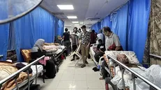 Bệnh nhân được điều trị tại bệnh viện Al-Shifa ở Gaza ngày 10/11/2023. Ảnh: AFP.