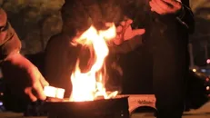 Cảnh báo tai nạn bỏng lửa, ngộ độc khí CO do sưởi ấm bằng than, củi