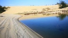 Đến với Bàu Sen - Hồ nước "không đáy" ở Quảng Bình