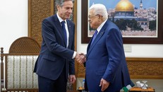 Ngoại trưởng Mỹ Antony Blinken hội kiến Tổng thống Palestine Mahmoud Abbas ngày 10/1. Ảnh: New York Times.