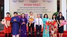 Ban tổ chức tặng sách cho các thư viện công cộng, thư viện trường học, tủ sách tư nhân có phục vụ cộng đồng; các trại giam, trại tạm giam trên địa bàn tỉnh Thừa Thiên - Huế.