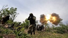 Pháo binh Nga tấn công một mục tiêu ở Ukraine. Ảnh: TASS.