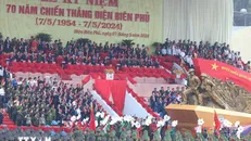 Các đại biểu trên khán đài tham dự Lễ kỷ niệm. Ảnh: Tuấn Anh/TTXVN.