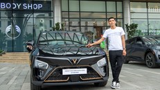 Anh Lê Văn Đức đã thực hiện chuyến “xuyên Việt” để nhận chiếc VF 7 Hỏa Long Độc Bản của mình sớm nhất.