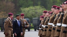 Thủ tướng Rishi Sunak thăm căn cứ quân sự ở Bắc Yorkshire ngày 3/5/2024.