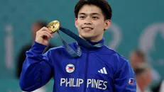 VĐV Carlos Edriel Yulo của Philippines giành HCV nội dung biểu diễn trên sàn môn thể dục dụng cụ tại Olympic Paris 2024.