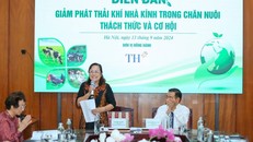 Bà Phạm Thị Xuân – Phó Chủ tịch Phụ trách Hội Nước sạch và Môi trường Việt Nam phát biểu khai mạc Diễn đàn.