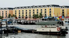 Tàu du lịch về tránh bão số 3 tại Cảng quốc tế Tuần Châu, thành phố Hạ Long, tỉnh Quảng Ninh. Ảnh: Văn Đức/TTXVN.