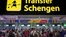 Khu vực Schengen đã bãi bỏ kiểm soát biên giới nội bộ, nhưng vẫn còn nhiều trở ngại. Ảnh: Los Angeles Times.