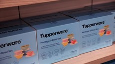 Tupperware chấp nhận bán thương hiệu cho chủ nợ