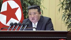 Nhà lãnh đạo Triều Tiên Kim Jong-un phát biểu tại Hội nghị lần thứ 4 của các chỉ huy tiểu đoàn và chính trị viên Quân đội Nhân dân Triều Tiên ngày 15/11. Ảnh: Yonhap.