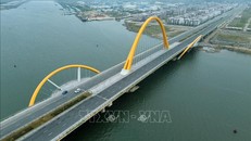 Cầu Bình Minh - điểm nhấn bên bờ vịnh Cửa Lục