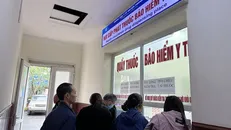 Khu vực cấp phát thuốc bảo hiểm y tế tại Trung tâm Y tế huyện Thanh Sơn, tỉnh Phú Thọ. Ảnh: TTXVN.