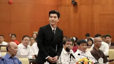 Ca sỹ, rapper Trần Minh Hiếu (nghệ danh: HIEUTHUHAI) phát biểu tại buổi họp mặt.