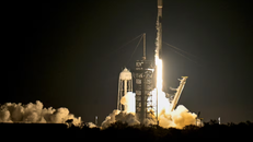 ên lửa SpaceX Falcon 9 cất cánh từ Tổ hợp phóng-39A mang theo tàu đổ bộ mặt trăng Nova-C Athena từ Trung tâm vũ trụ Kennedy ở Cape Canaveral, Florida, Mỹ, ngày 26/2/2025. Ảnh minh họa: REUTERS