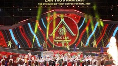 Chương trình nghệ thuật đặc sắc về chủ đề cà phê tại lễ bế mạc. Ảnh: Tuấn Anh/TTXVN.