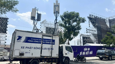 Xe phát sóng lưu động của VNPT đã có mặt tại các điểm tổ chức sự kiện để tăng cường chất lượng dịch vụ, phục vụ khách hàng.