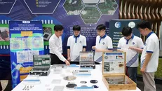 Các sản phẩm thiết kế và chế tạo dựa trên công nghệ bán dẫn do thầy trò Trường Đại học Công nghệ-Đại học Quốc gia phát triển. Nguồn: Trường Đại học Công nghệ)\.