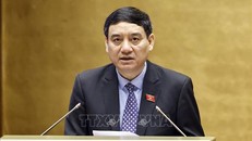 Ủy viên Ủy ban Thường vụ Quốc hội Nguyễn Đắc Vinh trình bày Báo cáo giải trình, tiếp thu, chỉnh lý dự thảo Luật sửa đổi, bổ sung một số điều của Luật Quảng cáo. Ảnh: Doãn Tấn/TTXVN