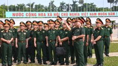 Thượng tướng Hoàng Xuân Chiến và đoàn công tác kiểm tra Dự án đầu tư xây dựng cơ sở hạ tầng phục vụ công tác đón tiếp, tuyên truyền của Ban Quản lý Lăng Chủ tịch Hồ Chí Minh. Nguồn: Quân đội nhân dân.