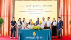 Ông Nhữ Văn Hoan- TGĐ T&T Golf và Nhà thiết kế Lê Thanh Hòa tại lễ ký kết hợp tác.