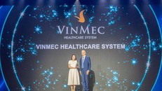 Đại diện Hệ thống Y tế Vinmec nhận giải thưởng Nơi làm việc tốt nhất châu Á tại Lễ trao giải HR Asia Awards 2025.