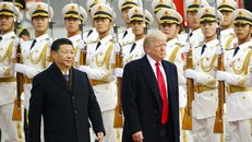Tổng thống Mỹ Donald Trump và Chủ tịch Trung Quốc Tập Cận Bình. Ảnh tư liệu: PBS.