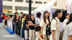 Học sinh, sinh viên và nghiên cứu sinh các ngành khoa học, công nghệ, kỹ thuật và toán sẽ được vay vốn ưu đãi trong quá trình học. Ảnh: TTXVN.