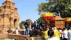 Khu di tích tháp Pô Sah Inư là điểm đến văn hóa không thể thiếu trong hành trình khám phá vùng biển của tỉnh Lâm Đồng. Ảnh: Hồng Hiếu/TTXVN.