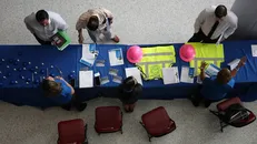 Người Mỹ chấp nhận giảm lương hơn mất việc