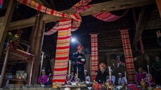 Bảo tồn Mo Mường - 'bách khoa thư' của đồng bào dân tộc Mường. Ảnh: TTXVN.