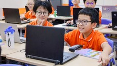 Giảng dạy tin học tại trường học tại Hà Nội. Ảnh minh họa: TTXVN.