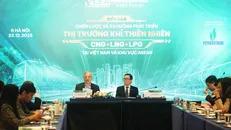 Quang cảnh diễn đàn.