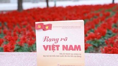 Cuốn sách "Rạng rỡ Việt Nam - Dấu ấn thành tựu nhiệm kỳ Đại hội đại biểu toàn quốc lần thứ XIII"