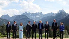 Các nhà lãnh đạo G7 tại Hội nghị thượng đỉnh nhóm ở Kananaskis, Canada, năm 2025. Ảnh: Reuters.