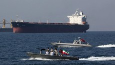 Iran tuyên bố kiểm soát hoàn toàn eo biển Hormuz
