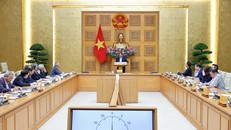 Thủ tướng Phạm Minh Chính chủ trì cuộc họp với Hội đồng Tư vấn chính sách ngày 7/3. Ảnh: VGP/Nhật Bắc.