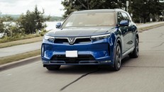 VinFast VF 9: Tiện nghi “hạng nhất”, vận hành ăn đứt xe xăng nhưng “nuôi” chỉ 0 đồng